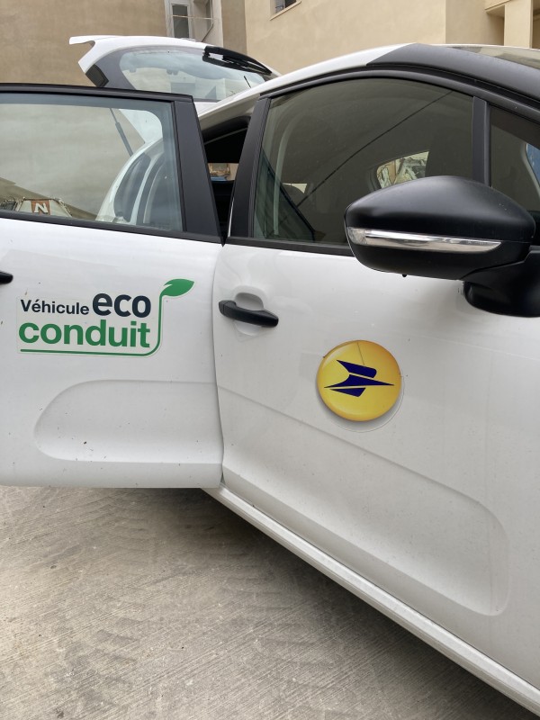 nettoyage sans eau véhicule La Poste