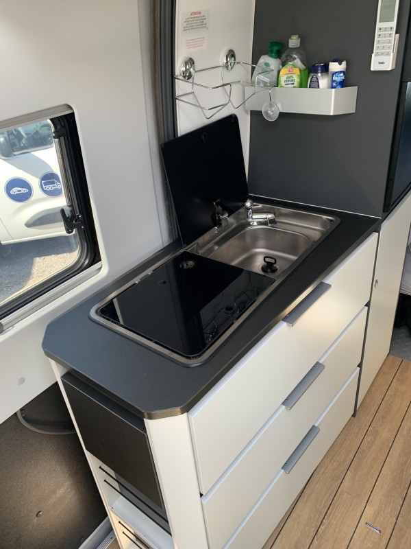 nettoyage sans eau écologique d un camping car à Montferrier sur lez - Herault.