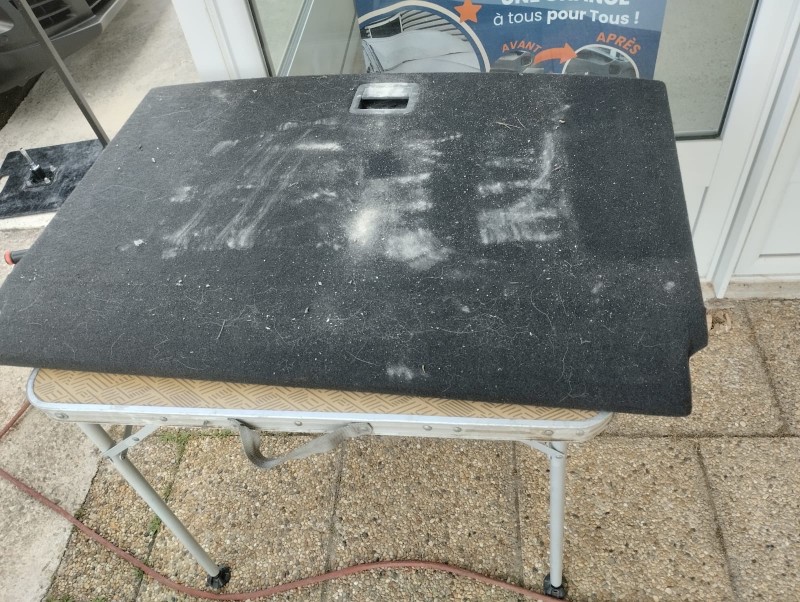 nettoyage intérieur d’une Ford  à Montferrier sur lez  avant / après