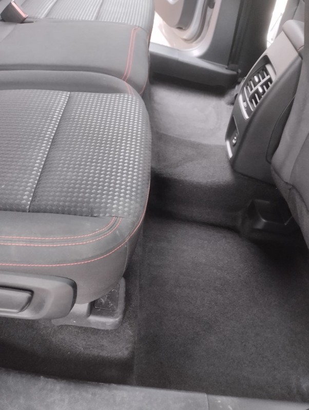 nettoyage intérieur d’une Ford  à Montferrier sur lez  avant / après